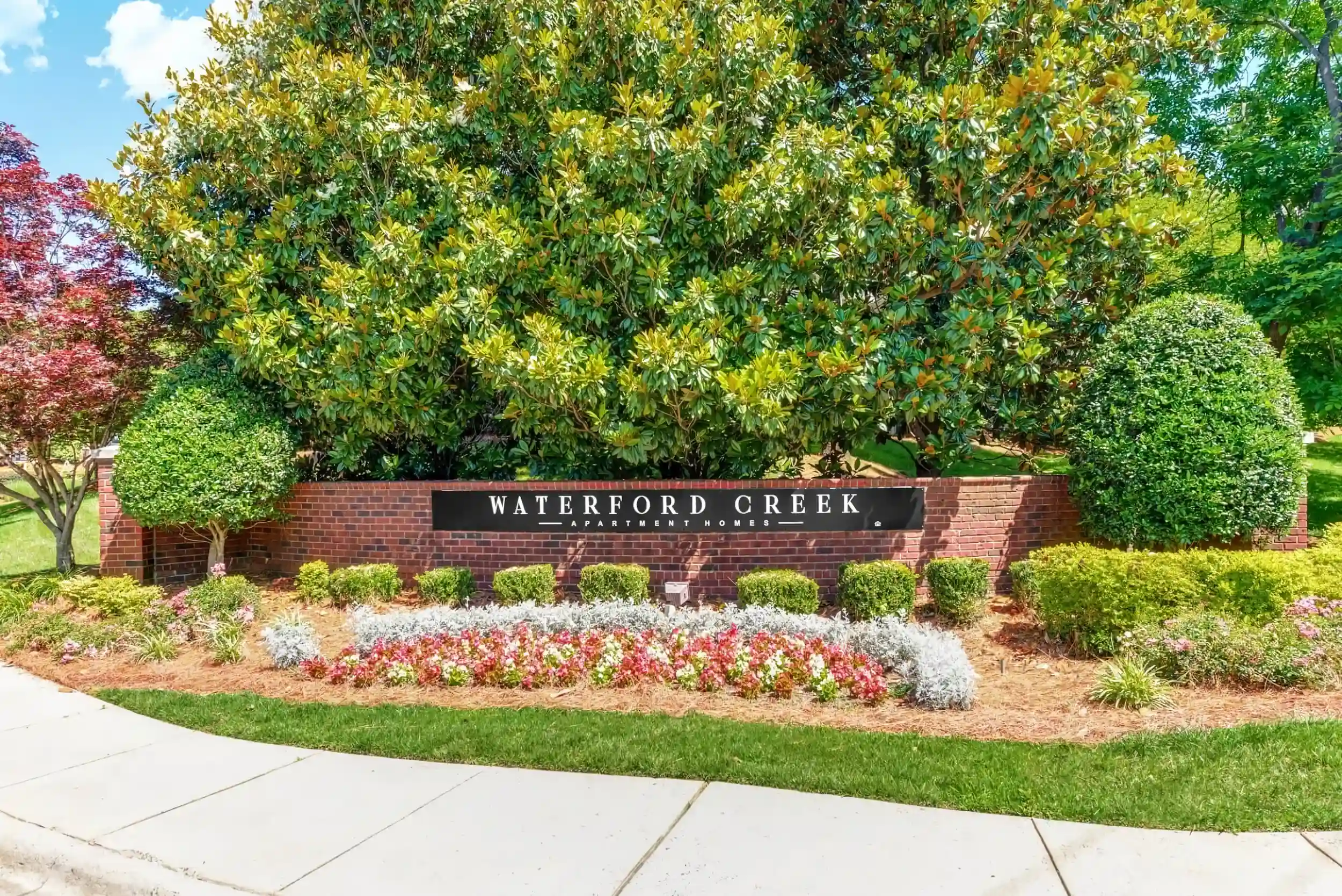 waterford-creek-property-sign